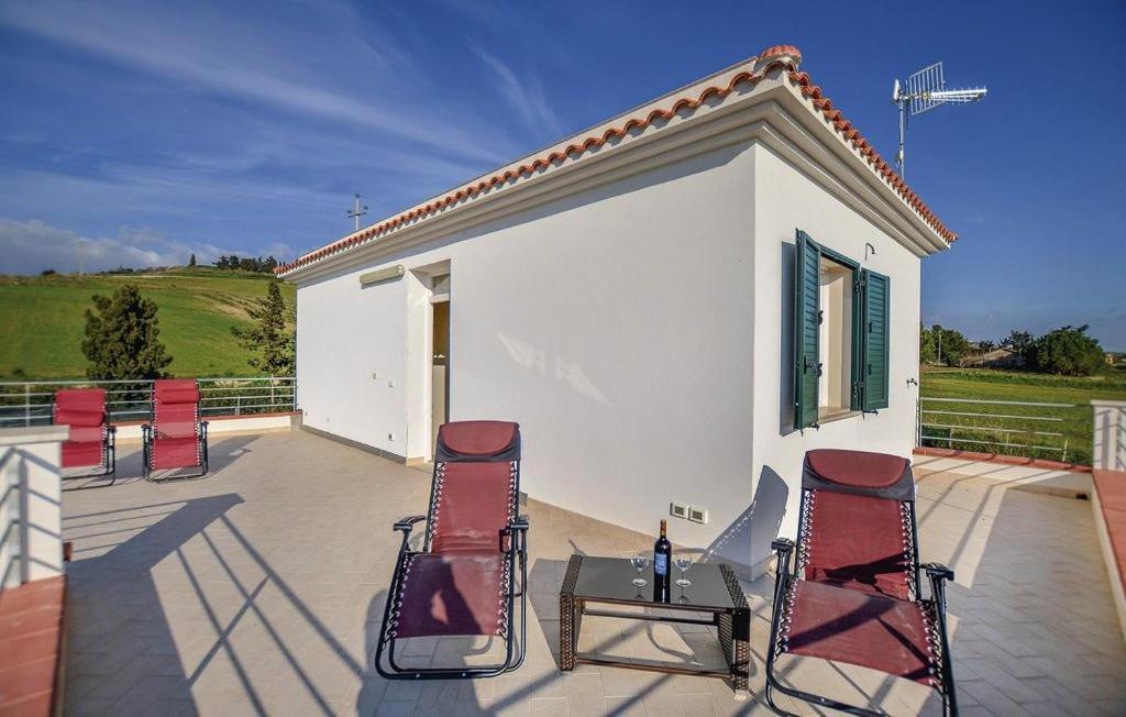 Villa Teresa Tra Il Mare E La Campagna Менфи Экстерьер фото